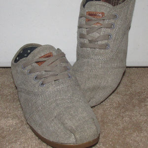 Toms Shoes